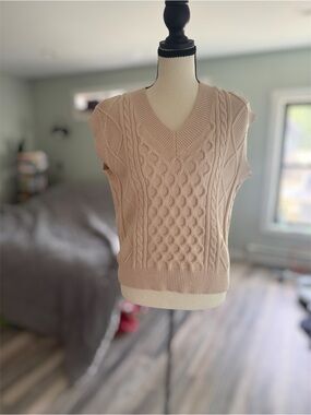 Sleeveless Cable Knit V-Neck Sweater Vest - Blush